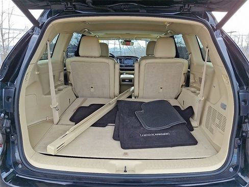 Used 2019 Toyota Highlander Limited image 30