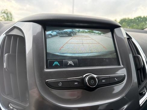 Used 2018 Chevrolet Cruze LT FWD image 10