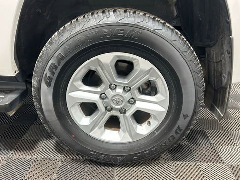 Used 2024 Toyota 4Runner SR5 image 27