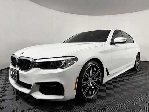 Used 2019 BMW 540i w/ M Sport Package RWD image 2