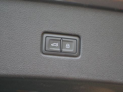 Used 2019 Audi Q8 Prestige image 28