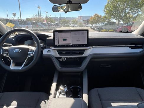 New 2026 Ford Explorer Active RWD image 17