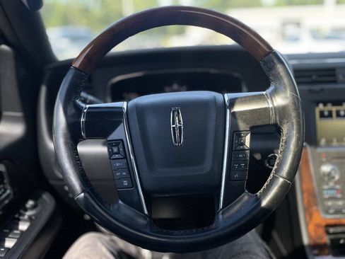Used 2016 Lincoln Navigator L Select AWD/4WD image 10