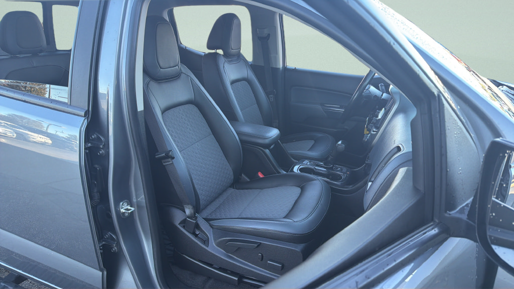 Used 2018 Chevrolet Colorado Z71 AWD/4WD image 18