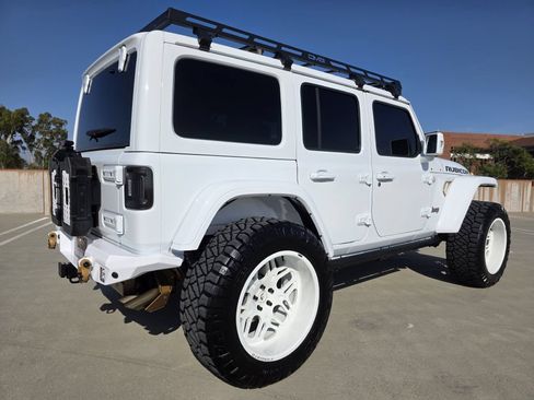 Used 2022 Jeep Wrangler Unlimited Rubicon 392 w/ Trailer Tow Package AWD/4WD image 8