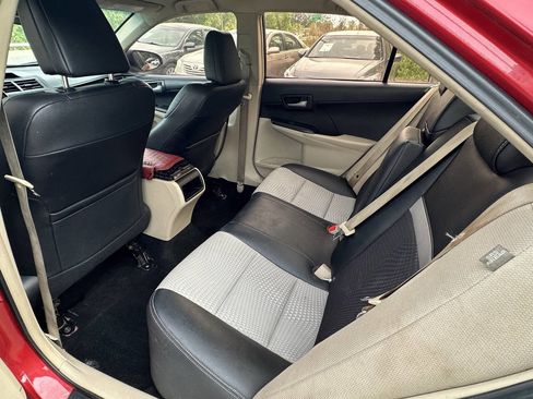 Used 2014 Toyota Camry LE FWD image 11