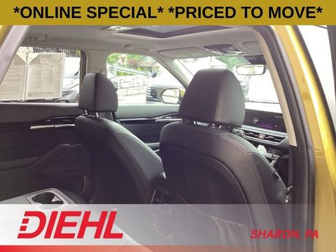 Used 2024 Kia Seltos SX w/ SX Sunroof Package AWD/4WD image 13