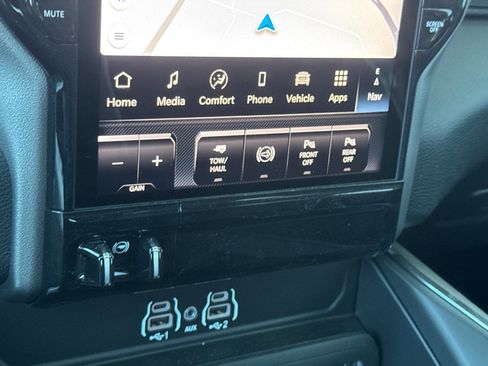 New 2026 RAM 2500 Laramie AWD/4WD image 19