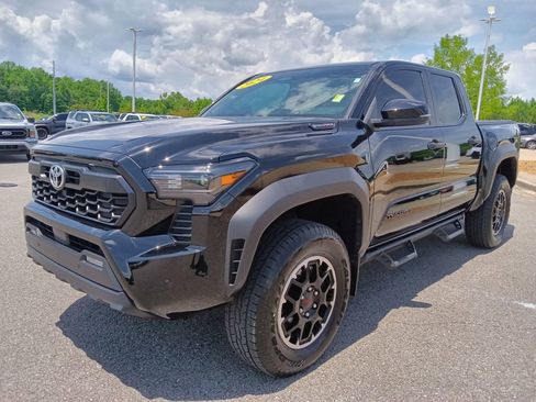 Used 2024 Toyota Tacoma TRD Off-Road AWD/4WD image 7