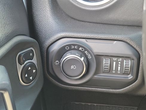 Used 2020 Jeep Wrangler Unlimited Rubicon w/ Quick Order Package 28Y Recon image 27