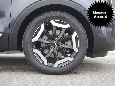 Used 2024 Kia Telluride EX image 35