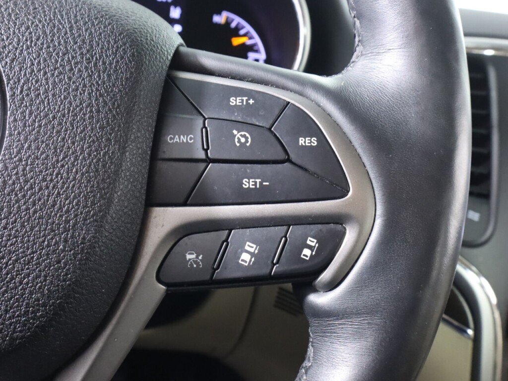 Used 2018 Jeep Grand Cherokee Limited AWD/4WD image 14