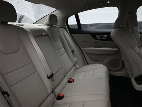 Used 2023 Volvo S60 B5 Ultimate w/ Climate Package image 32