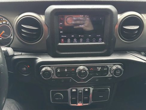 Used 2019 Jeep Wrangler Unlimited Sport S AWD/4WD image 18