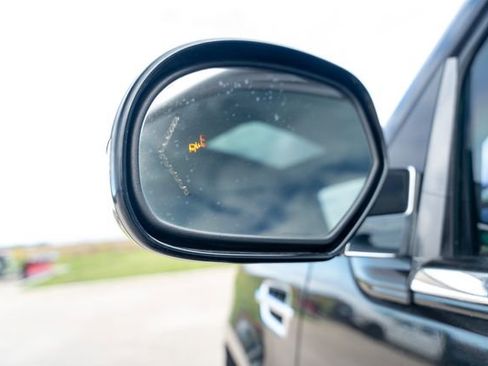 Used 2013 Cadillac Escalade Platinum image 24