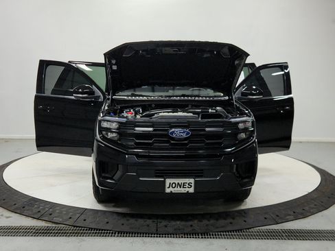 Used 2025 Ford Expedition Active AWD/4WD image 11
