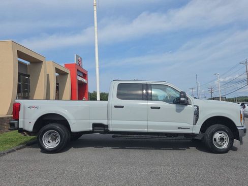 Used 2025 Ford F350 XLT AWD/4WD image 2
