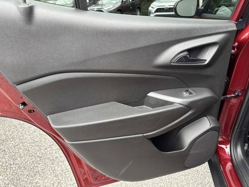 Used 2024 Chevrolet Trax LT image 12