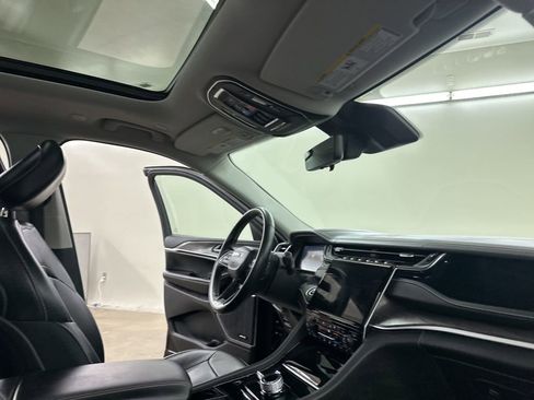 Used 2022 Jeep Grand Cherokee L Limited w/ Luxury Tech Group II image 19