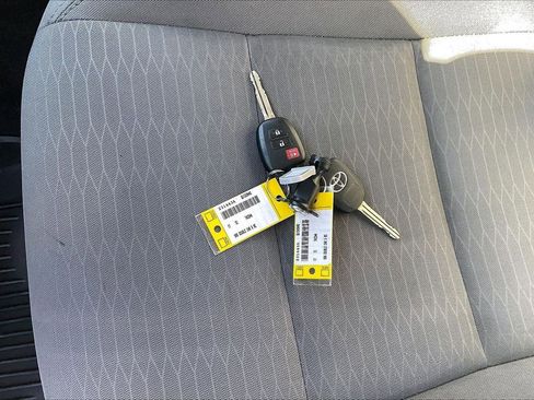 Used 2017 Toyota Tacoma SR5 w/ Tow Package image 30