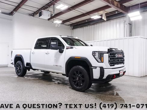 Used 2026 GMC Sierra 2500 AT4 AWD/4WD image 1