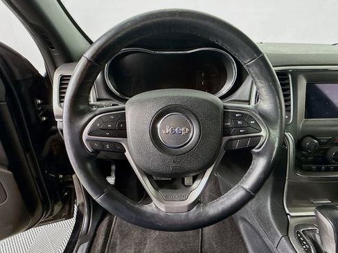 Used 2018 Jeep Grand Cherokee Limited image 11