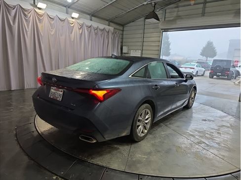 Used 2021 Toyota Avalon XLE image 10