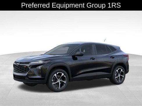 New 2026 Chevrolet Trax RS w/ Sunroof Package FWD image 2