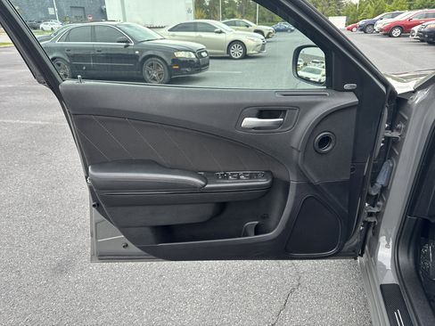 Used 2023 Dodge Charger SXT w/ Blacktop Package AWD/4WD image 12