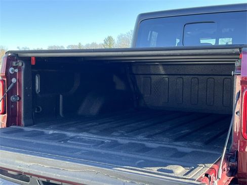 Certified 2022 Jeep Gladiator Sport image 8