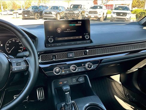 Used 2023 Honda Civic Sport image 6