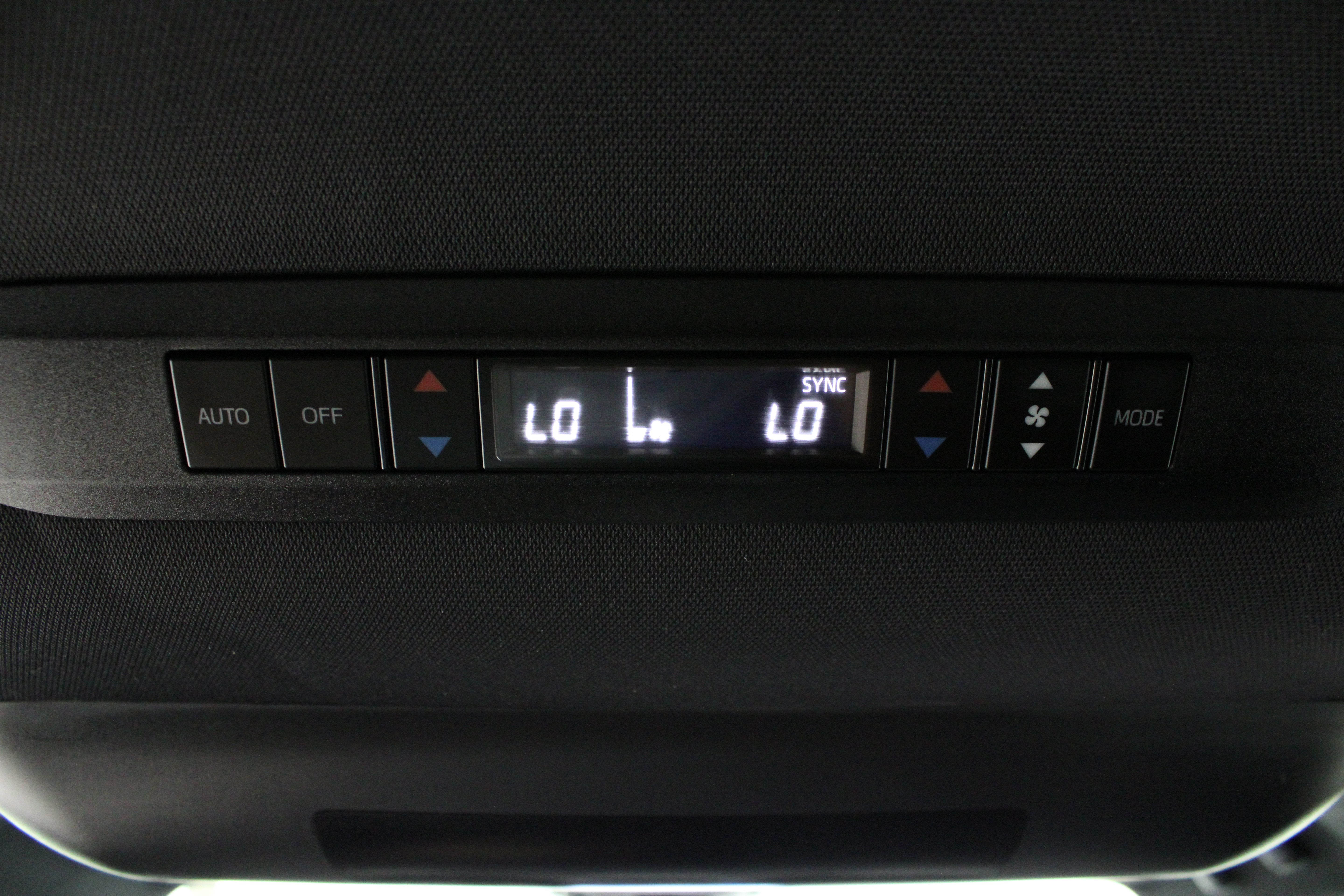 Used 2025 Toyota Sienna XSE w/ XSE Premium Package FWD image 30
