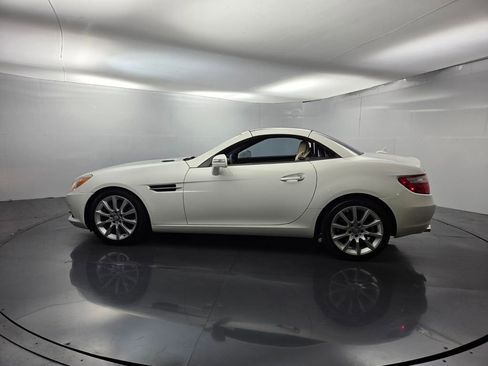 Used 2016 Mercedes-Benz SLK 300 image 44