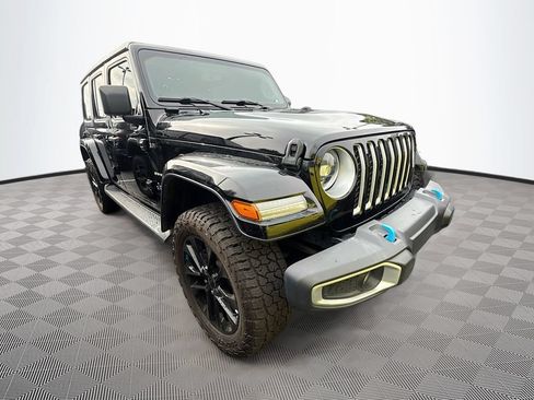 Used 2023 Jeep Wrangler Unlimited Sahara w/ Cold Weather Group AWD/4WD image 4