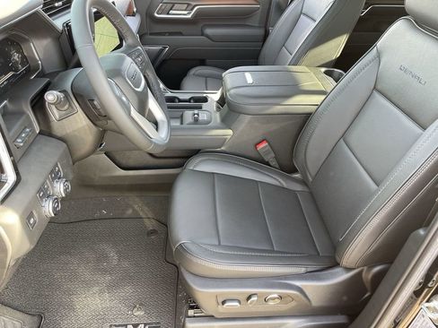 New 2025 GMC Sierra 2500 Denali w/ Technology Package AWD/4WD image 18