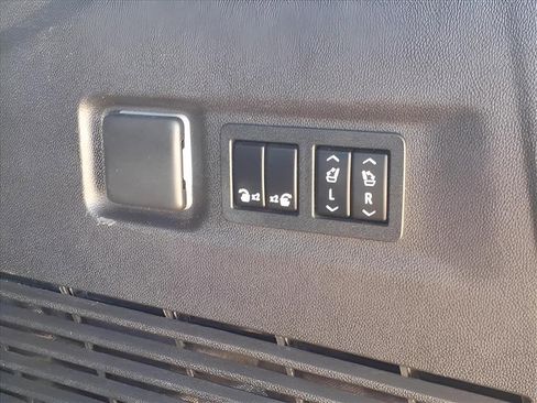 Used 2021 GMC Yukon XL Denali w/ Denali Ultimate Package image 11