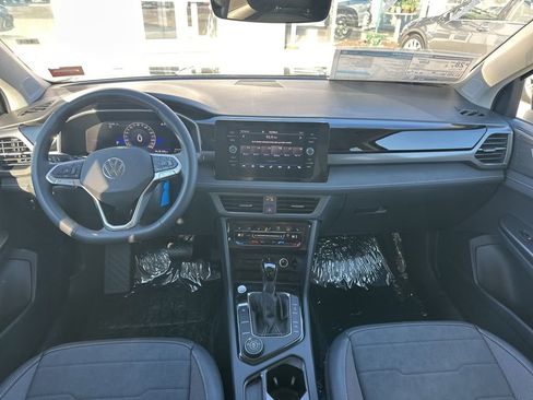 New 2026 Volkswagen Taos SE image 12