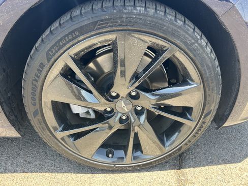 Used 2023 Genesis G70 3.3T w/ Sport Advanced Package RWD image 9