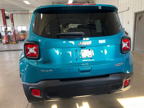 Used 2020 Jeep Renegade Latitude w/ Cold Weather Group AWD/4WD image 7