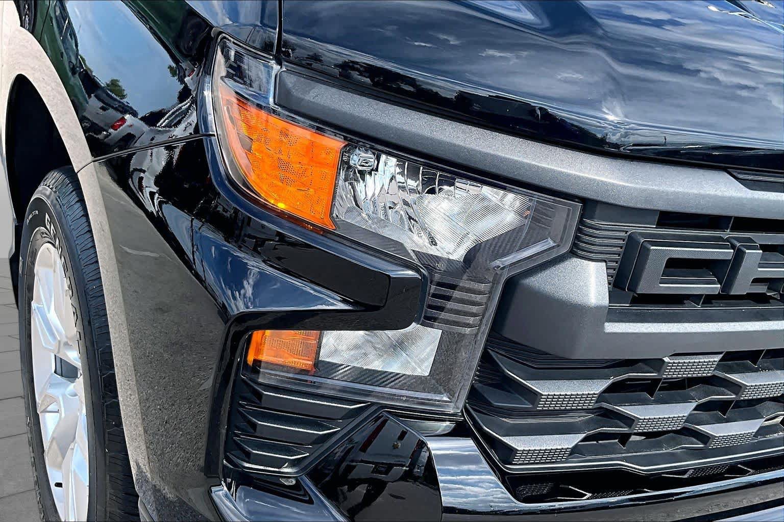 Used 2024 Chevrolet Silverado 1500 Custom RWD image 28