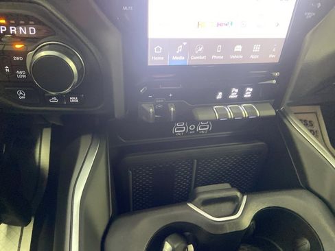 New 2026 RAM 1500 4x4 Crew Cab image 40