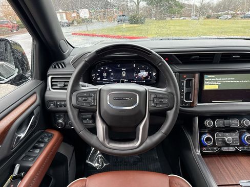 Used 2024 GMC Yukon Denali Ultimate image 16