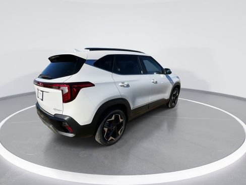 New 2026 Kia Seltos EX FWD image 8