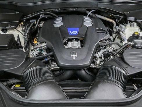 Used 2019 Maserati Levante S GranSport image 36