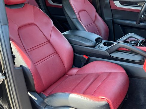 Certified 2024 Porsche Cayenne Coupe AWD/4WD image 16