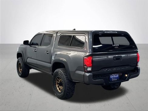 Used 2019 Toyota Tacoma TRD Off-Road image 12