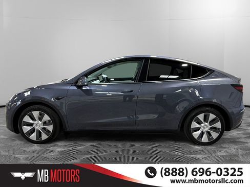 Used 2022 Tesla Model Y Long Range image 9