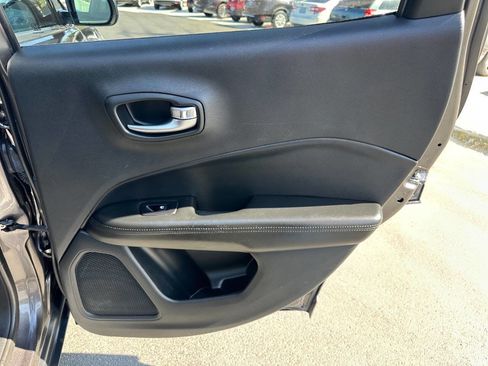 Used 2020 Jeep Compass Latitude image 25