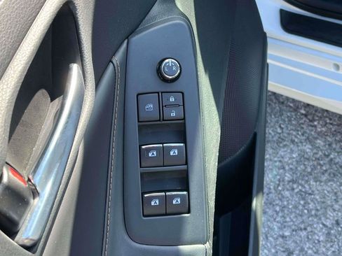 Used 2021 Toyota Avalon XSE image 13