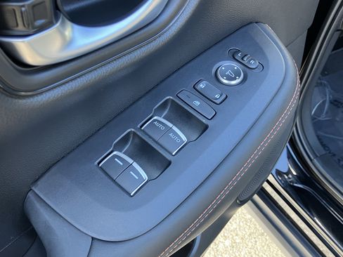 Used 2026 Honda HR-V Sport image 15